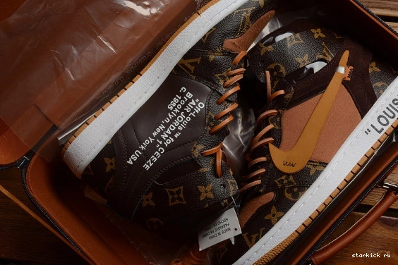 1 O-W AQ0818-158 CASE) AQ0818-158 -LouiV AIR (WITH JORDAN 0228